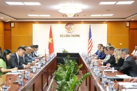 Vietnam y Estados Unidos fomentan cooperación en comercio e inversión