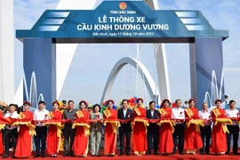 Inauguran puente de arco de acero más alto de Vietnam
