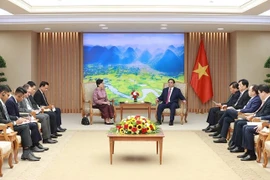 Premier vietnamita recibe a embajadora camboya