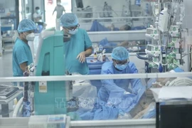Vietnam impulsa lucha contra la COVID-19