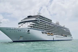 Arriba crucero marshalés a puerto vietnamita 