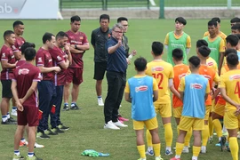 Convocan a 58 jugadores para selecciones nacionales de fútbol de Vietnam