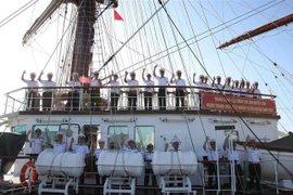 Fragata 286-Le Quy Don de Vietnam realiza una visita de amistad a Singapur