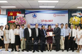 Otorga Children's HeartLink certificado a hospital vietnamita