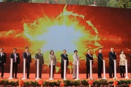 Localidades vietnamita y china elevan al nivel internacional par de puertas fronterizas