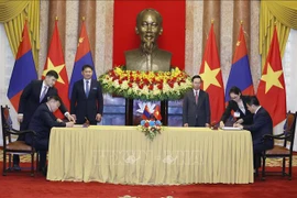 Vietnam y Mongolia firman memorando de entendimiento sobre comercio sostenible de arroz