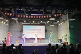 Celebran Días Culturales de Hoi An en Francia