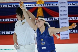Luchadora vietnamita sube a número uno del ranking mundial de Muay