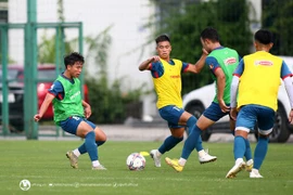Selección vietnamita de fútbol llega a Tailandia para el Campeonato del Sudeste Asiático