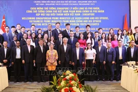 Premier de Singapur concluye su visita oficial a Vietnam