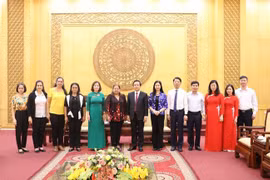 Dirigentes de Ninh Binh reciben a delegación de Federación de Mujeres Cubanas
