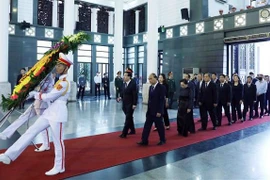 Amigos internacionales rinden homenaje póstumo al exvicepremier vietnamita Vu Khoan