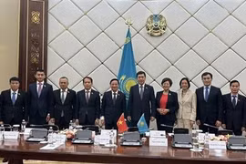 Amplia agenda de vicepresidente del Parlamento vietnamita en Kazajistán