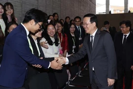 Presidente vietnamita visita la Universidad de Kyushu