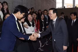 Presidente vietnamita visita la Universidad de Kyushu