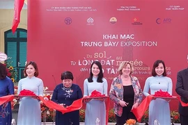 Inauguran exposición sobre patrimonios de localidades de Vietnam y Francia