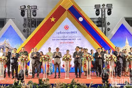 Inauguran Feria Comercial Vietnam - Laos 2023 en Vientiane