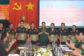 Jóvenes oficiales vietnamitas y laosianos promueven intercambios