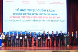 Presentan libro del secretario general del PCV sobre la diplomacia de Vietnam 