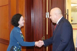 Vietnam y Cuba fomentan intercambios y contactos a todos los niveles