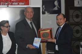 Vietnam busca agilizar lazos en información con Qatar, Egipto y Tanzania