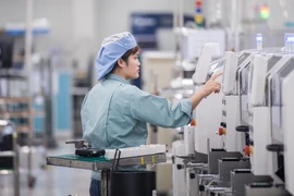 Vietnam continúa mejorando entorno de negocios