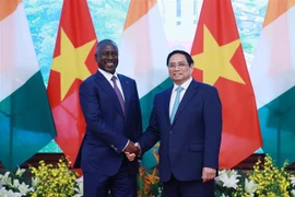 Primer ministro de Vietnam recibe al presidente de la Asamblea Nacional de Costa de Marfil
