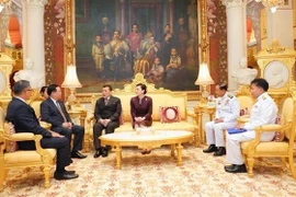 Presidente del Parlamento vietnamita se reúne con rey tailandés 