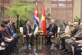 Titular del Legislativo vietnamita se entrevista con dirigentes cubanos