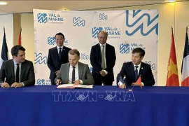 Yen Bai de Vietnam mejora cooperación con departamento francés de Val de Marne