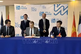 Yen Bai de Vietnam mejora cooperación con departamento francés de Val de Marne