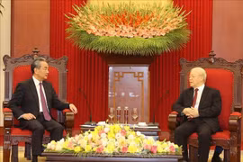 Máximo dirigente partidista de Vietnam recibe al canciller chino