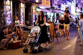 Lanzan primer recorrido nocturno por autobús en Ciudad Ho Chi Minh