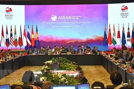 Canciller vietnamita participa en citas anexas de AMM 56