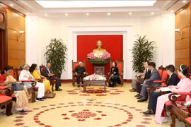 Dirigente partidista vietnamita recibe a delegación del Partido Comunista de la India-Marxista