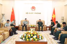 Viceministro de Defensa de Vietnam recibe a agregado militar chino
