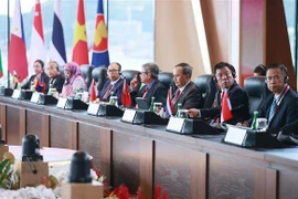 Cumbre de ASEAN adopta importantes documentos