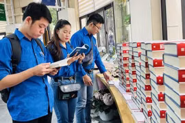 Celebran numerosas actividades por Día del Libro y Lectura de Vietnam