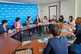 Delegación de Unión de Mujeres de Vietnam realiza visita de trabajo a Francia