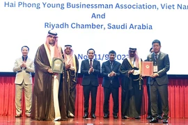 Buscan impulsar lazos comerciales y de inversión Vietnam-Arabia Saudita 