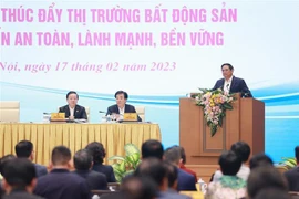 Primer ministro vietnamita exhorta a desarrollar mercado inmobiliario seguro y sostenible
