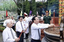 Presidente rinde homenaje a los caídos en luchas por la liberación nacional