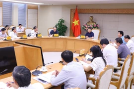 Urgen establecer bolsas nacionales de empleo y bienes raíces en Vietnam