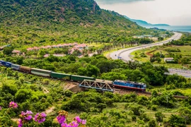 Línea ferroviaria Norte-Sur de Vietnam entre las más espectaculares del mundo 