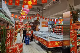 Presentan productos más conocidos de Vietnam en supermercados franceses