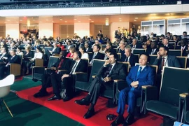Vicepremier vietnamita asiste a Cumbre mundial en París
