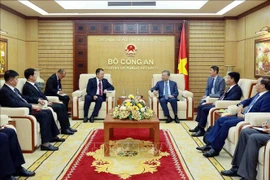 Ministro vietnamita recibe a delegación de Policía Armada Popular de China