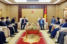 Ministro vietnamita recibe a delegación de Policía Armada Popular de China