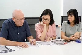 Simplificarán procedimientos de permisos laborales para extranjeros en Vietnam