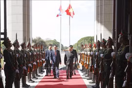 Prensa de Laos alaba visita de trabajo del titular del Parlamento vietnamita
